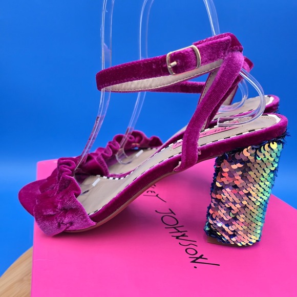 NEW Betsey Johnson 'ILIANA' Magenta Velvet‎ Strappy Flip Sequin Block Heels 7.5 - Picture 2 of 11